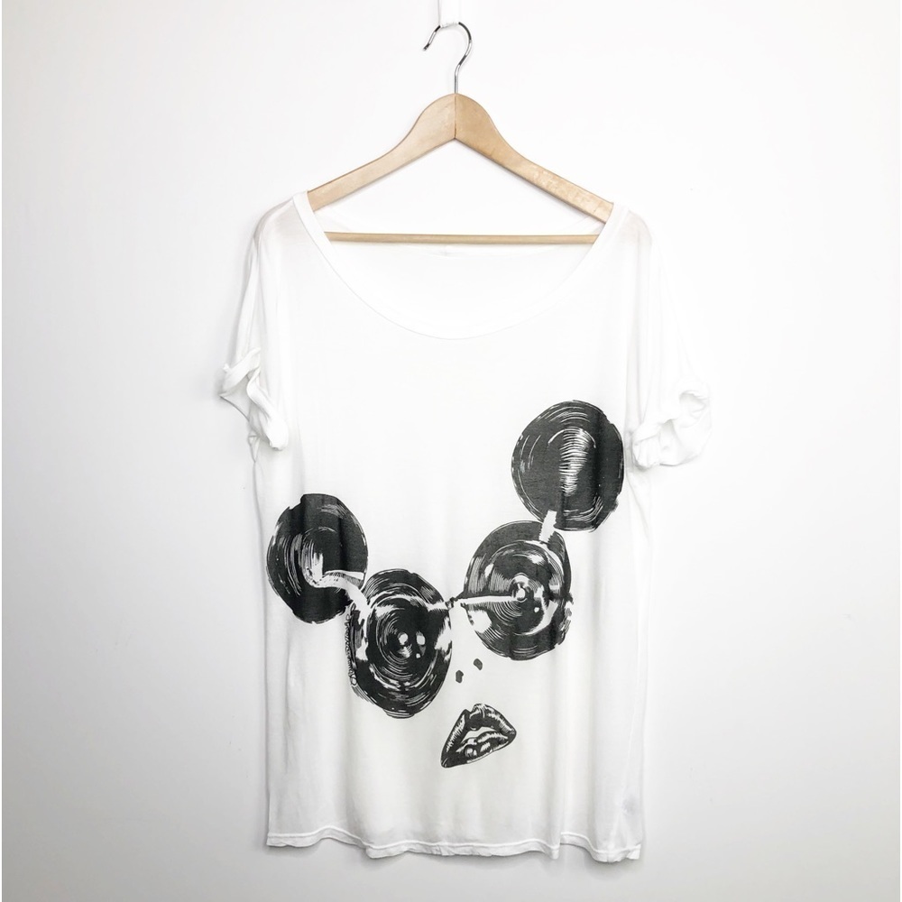 LAUREN Moshi White white nick graphic oversized T-shirt
